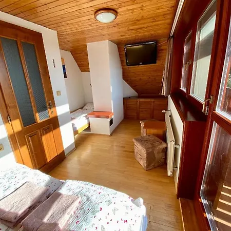Pod Gerlachom بيت للعطل Štôla